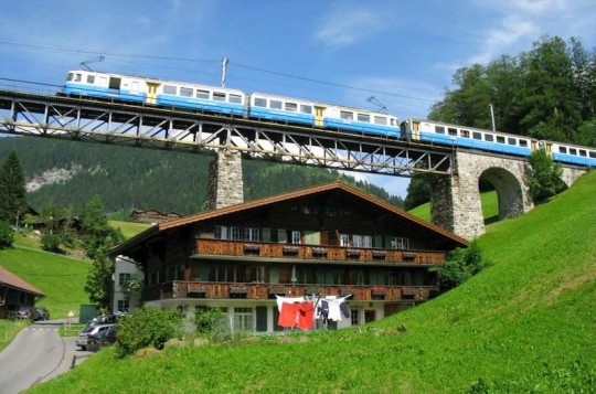 Uno sguardo dal treno: la Golden Pass Line