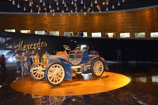 Stoccarda, il Museo Mercedes-Benz
