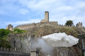 Bellinzona, Castel Grande dalla Piazza del Sole