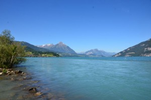 Il fiume Aare entra nel Lago di Thun