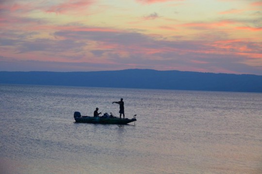 Il lago di Bolsena al tramonto