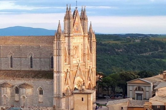 Orvieto in verticale: dalla Torre del Moro al Pozzo della Cava