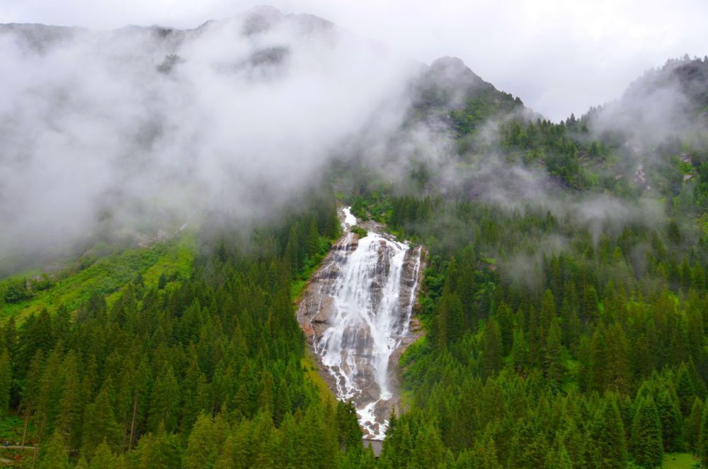 Cascate e torrenti nella valle dello Stubai