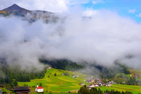 La montagna sostenibile nei “Villaggi degli alpinisti”