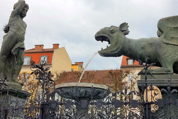 Klagenfurt, il drago simbolo della città, Foto Elvira D'Ippoliti