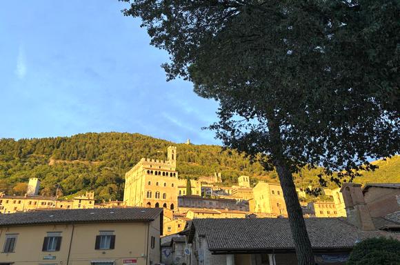 Gubbio, un borgo da vivere in tutte le stagioni