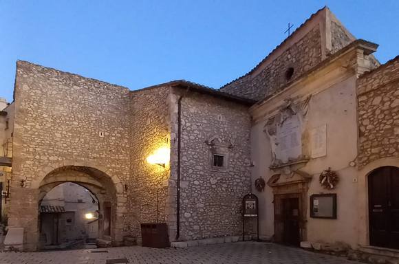 Sextantio: vivere il passato in un borgo autentico Sextantio: vivere il passato in un borgo autentico