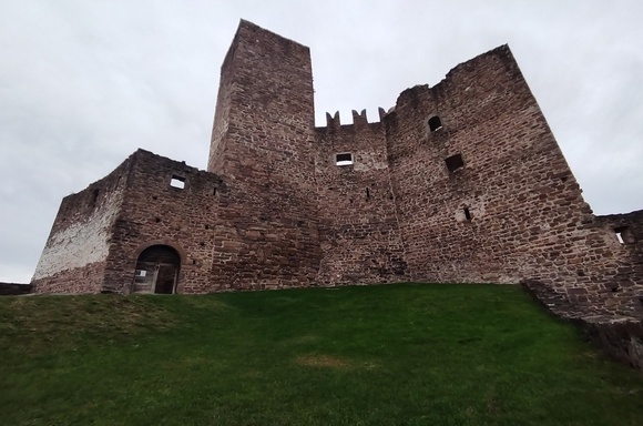 Io sono qui: Castel Appiano parla ai secoli