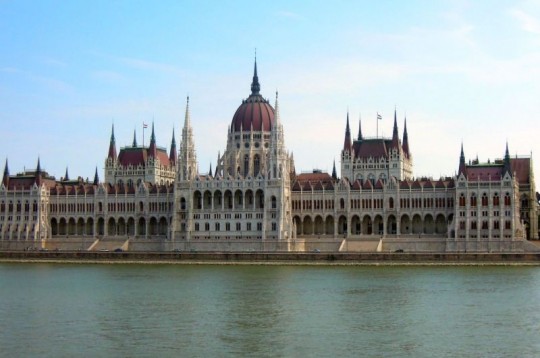 Le cupole sospese di Budapest